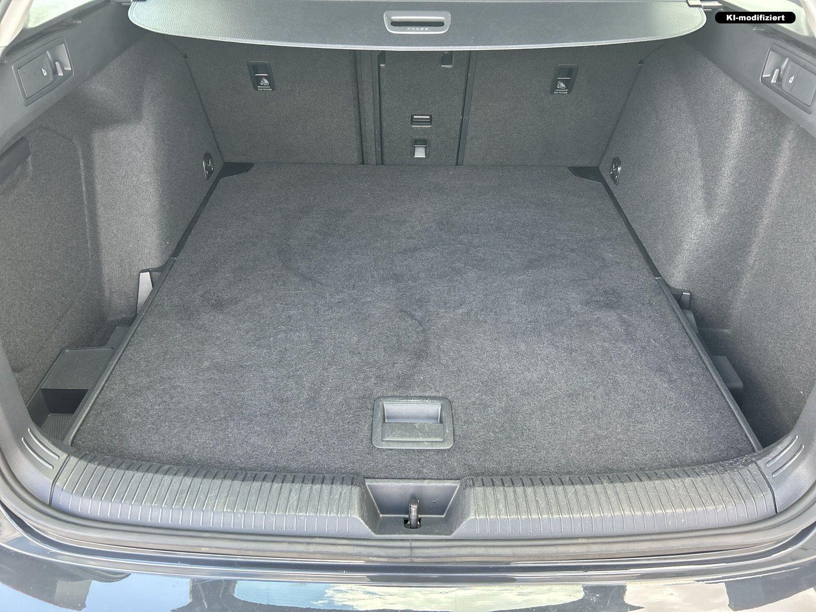 Volkswagen Golf VIII Variant 2.0 TDI Life LED+ACC+AHK, миниатюра 9