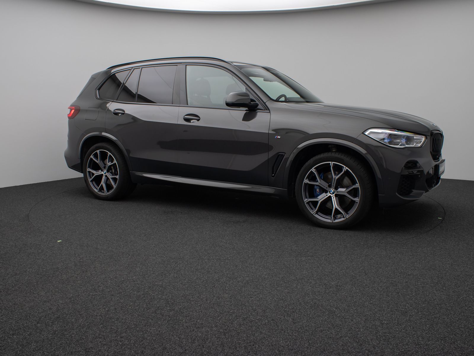 Fahrzeugabbildung BMW X5 xD30d M Sport Panorama Kamera Laser HUD HiFi