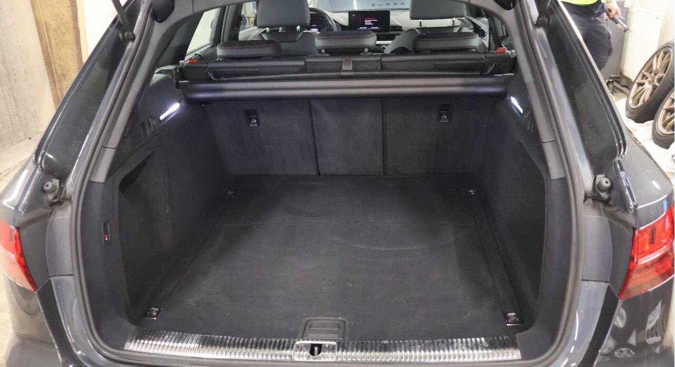 Fahrzeugabbildung Audi A4 40d Quatt AT7 S Line LED/NAVI/SHZ/B&O/19"LM