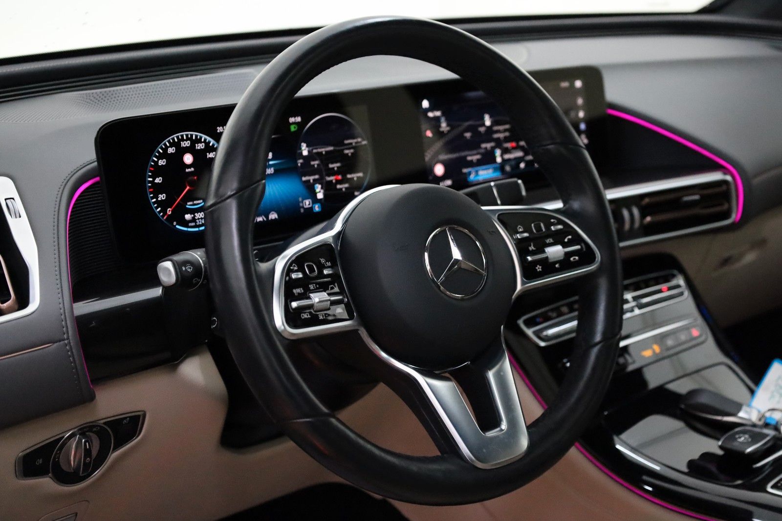Fahrzeugabbildung Mercedes-Benz EQC 400 4M,Leder,HUD,360°Kam.,SD,ACC,Sitzlüftung