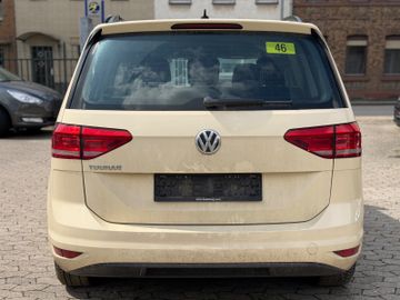 Volkswagen Touran - 5