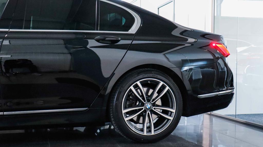 BMW 730