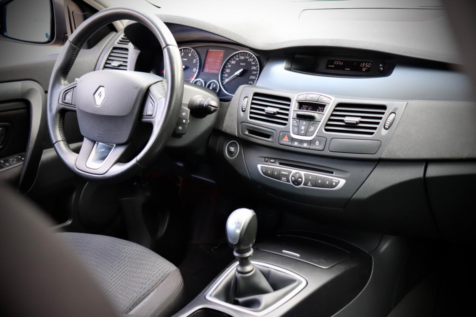 Renault Laguna 2009 — photo 7
