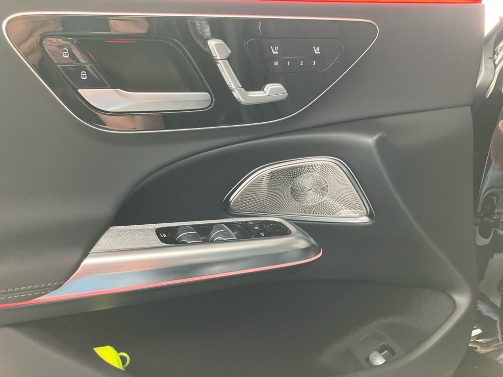 Fahrzeugabbildung Mercedes-Benz E 220 d T AMG*AHK*Pano-Dach*LED*Sitzklima*360°*