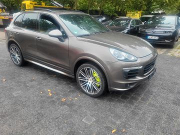 Porsche Cayenne - 4