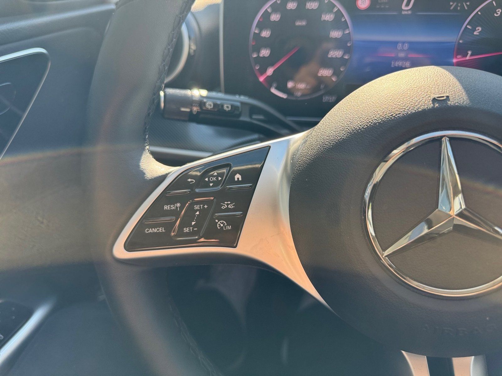Fahrzeugabbildung Mercedes-Benz C 200 T Avantgarde*AHK*Pano*STDHZG*Kamera*ELD