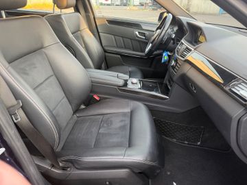 Mercedes E 220 - 11
