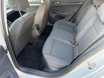 Volkswagen Golf - 10