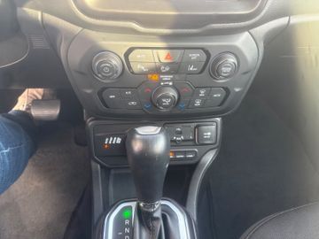 Fahrzeugabbildung Jeep Renegade Limited 4xe ACC Kam PDC Navi uvm