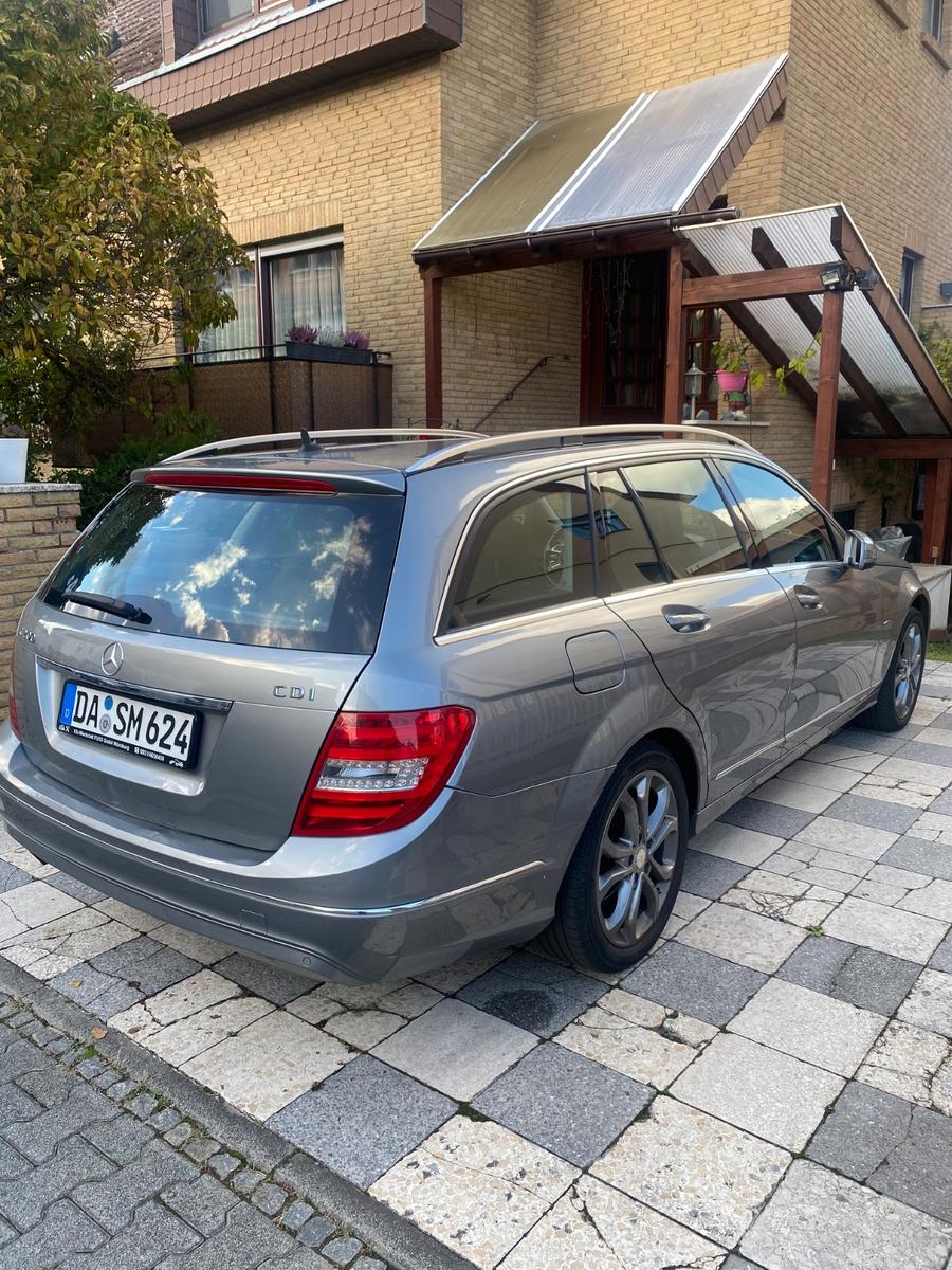 Mercedes-Benz C200 2011 — photo 14