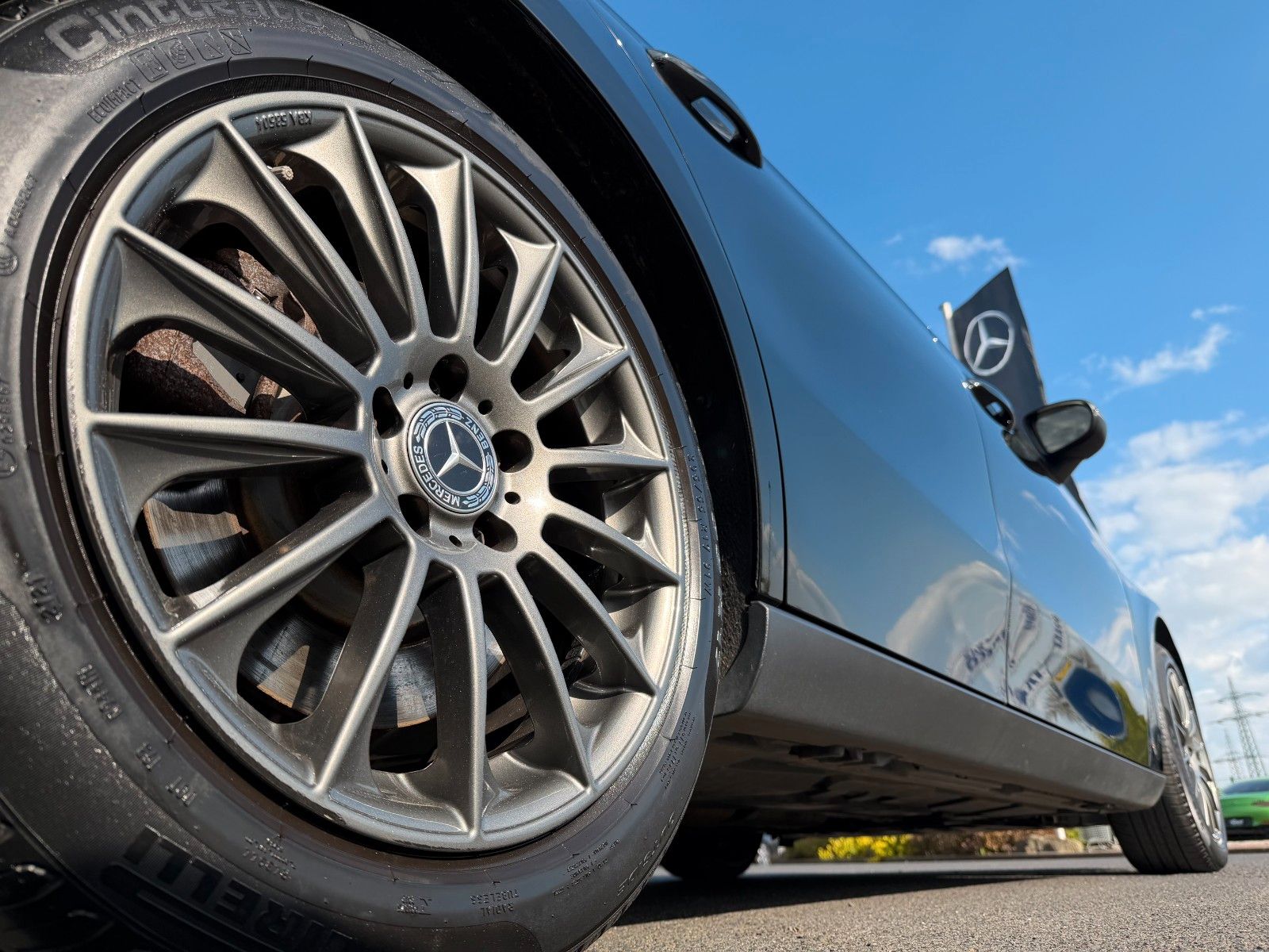 Fahrzeugabbildung Mercedes-Benz A 250e