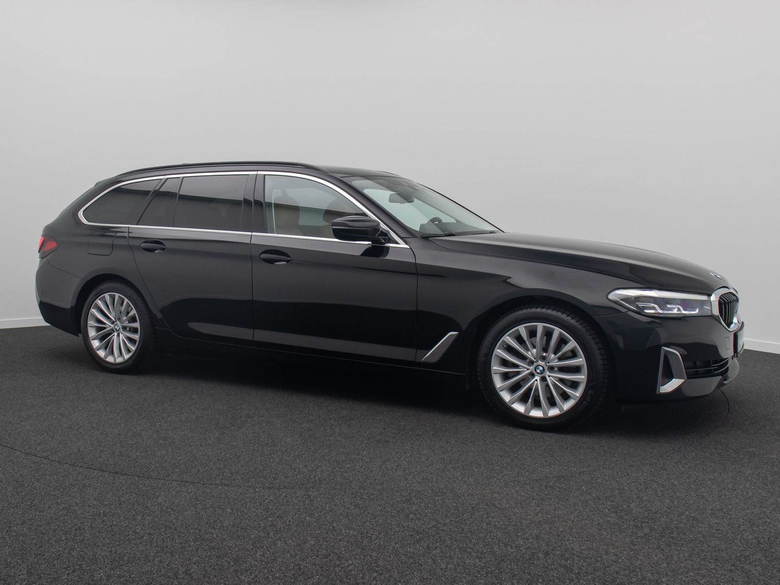 Fahrzeugabbildung BMW 520d Luxury Line DAB Kamera AHK 4xKlima Alarm