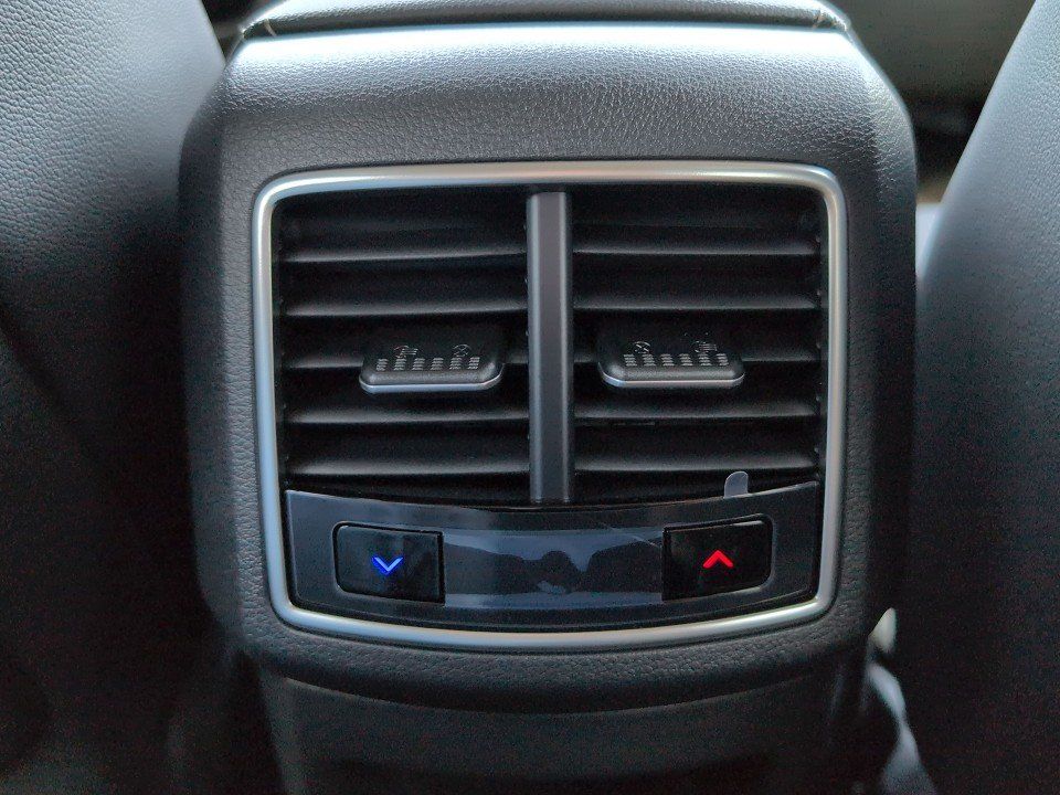 Fahrzeugabbildung Kia SPORTAGE 1.6T AWD 7DCT GT-Line PANO DWP KARDON++