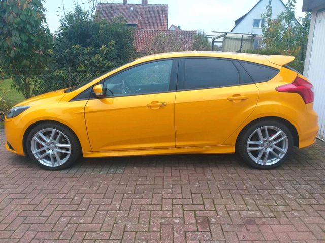 Ford Focus ST mit 250 PS