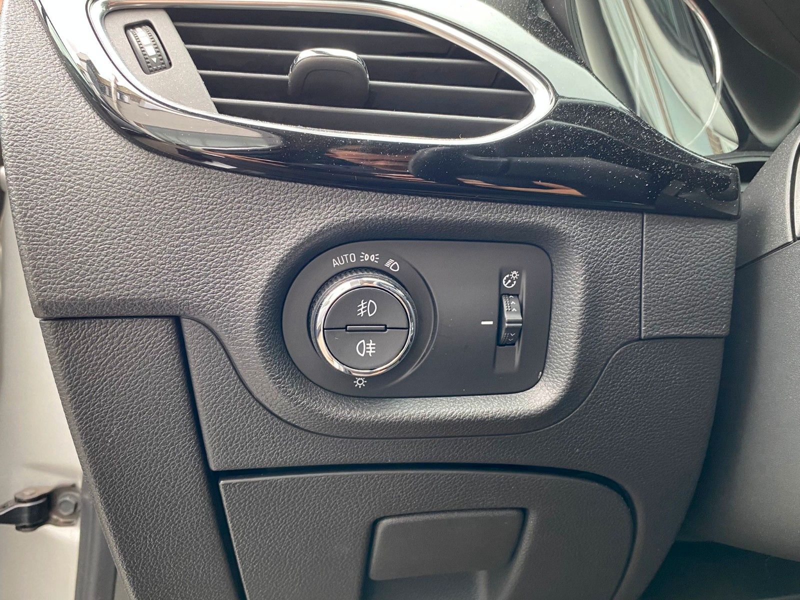 Fahrzeugabbildung Opel Astra K ST 1.5D ELEGANCE NAVI/LED/KAMERA/SH/DAB+