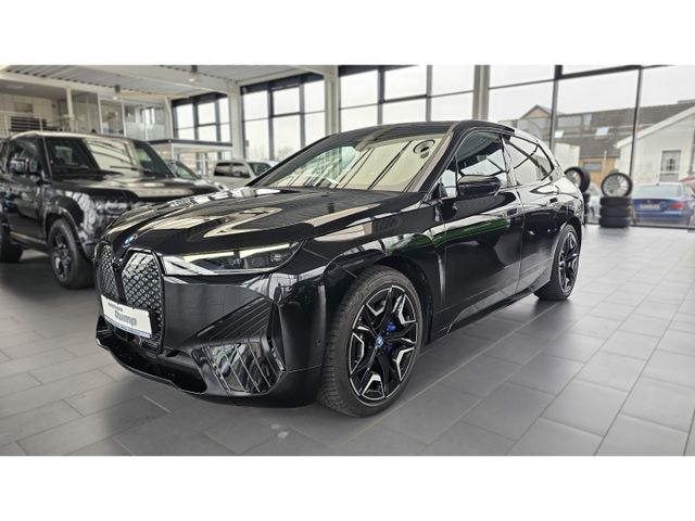 BMW iX xDrive50 Sportpaket / AHK / Laserlicht / Pano