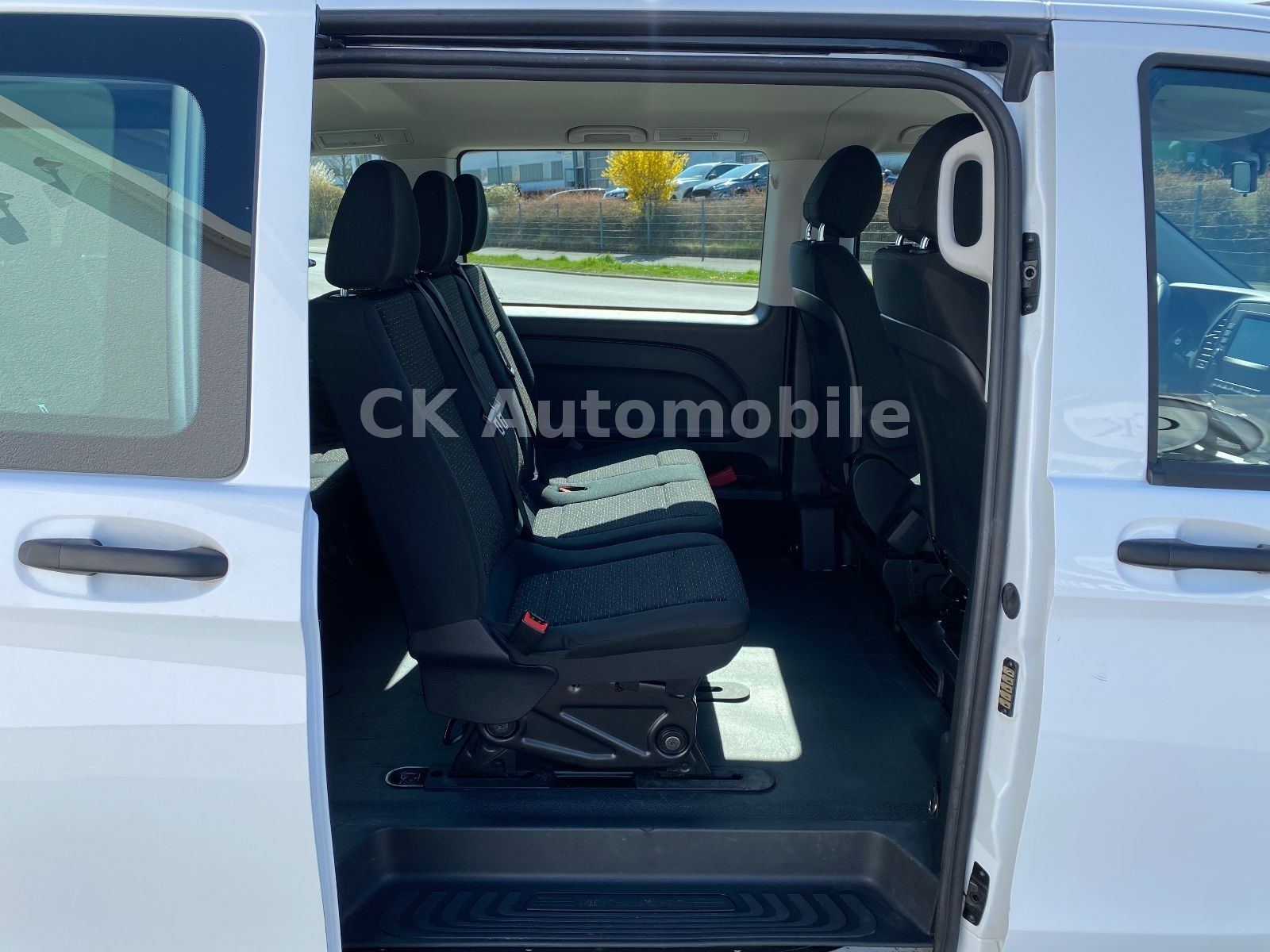 Fahrzeugabbildung Mercedes-Benz Vito Tourer 116 Pro lang Autom./8 Sitze/Navi/Kam