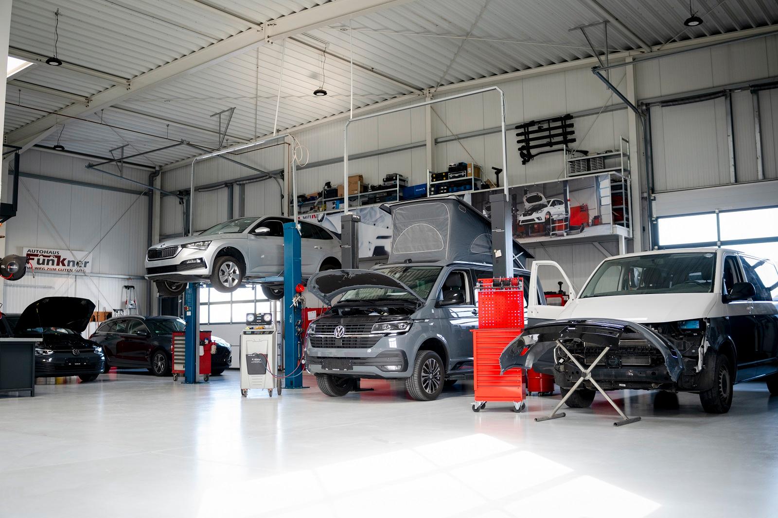 showroom-image-top