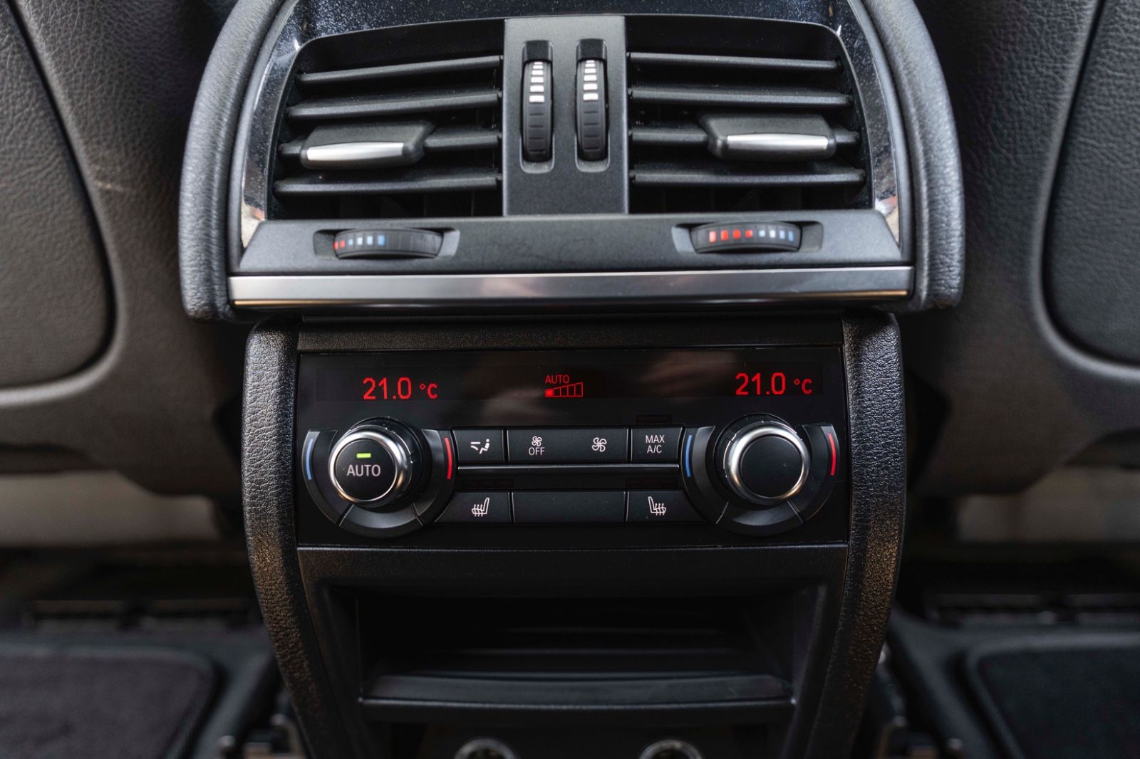 Fahrzeugabbildung BMW X6 xDrive35i M-Sport H&K KAM NAV M+S