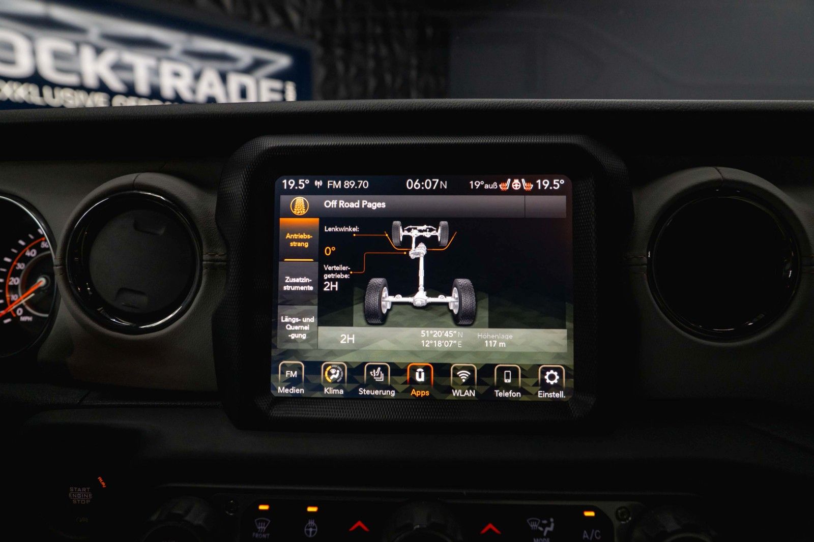 Fahrzeugabbildung Jeep Wrangler 3.0L EcoDiesel Unlimited Sahara 4x4 ACC