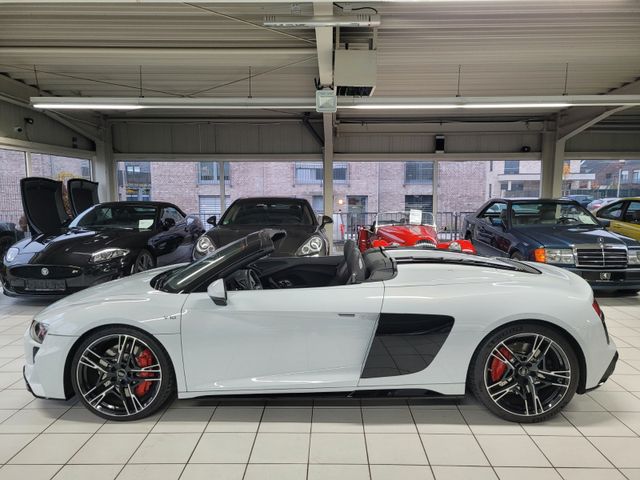 Fahrzeugabbildung Audi R8 5.2 FSI Spider/Full Carbon/Top Konfiguration