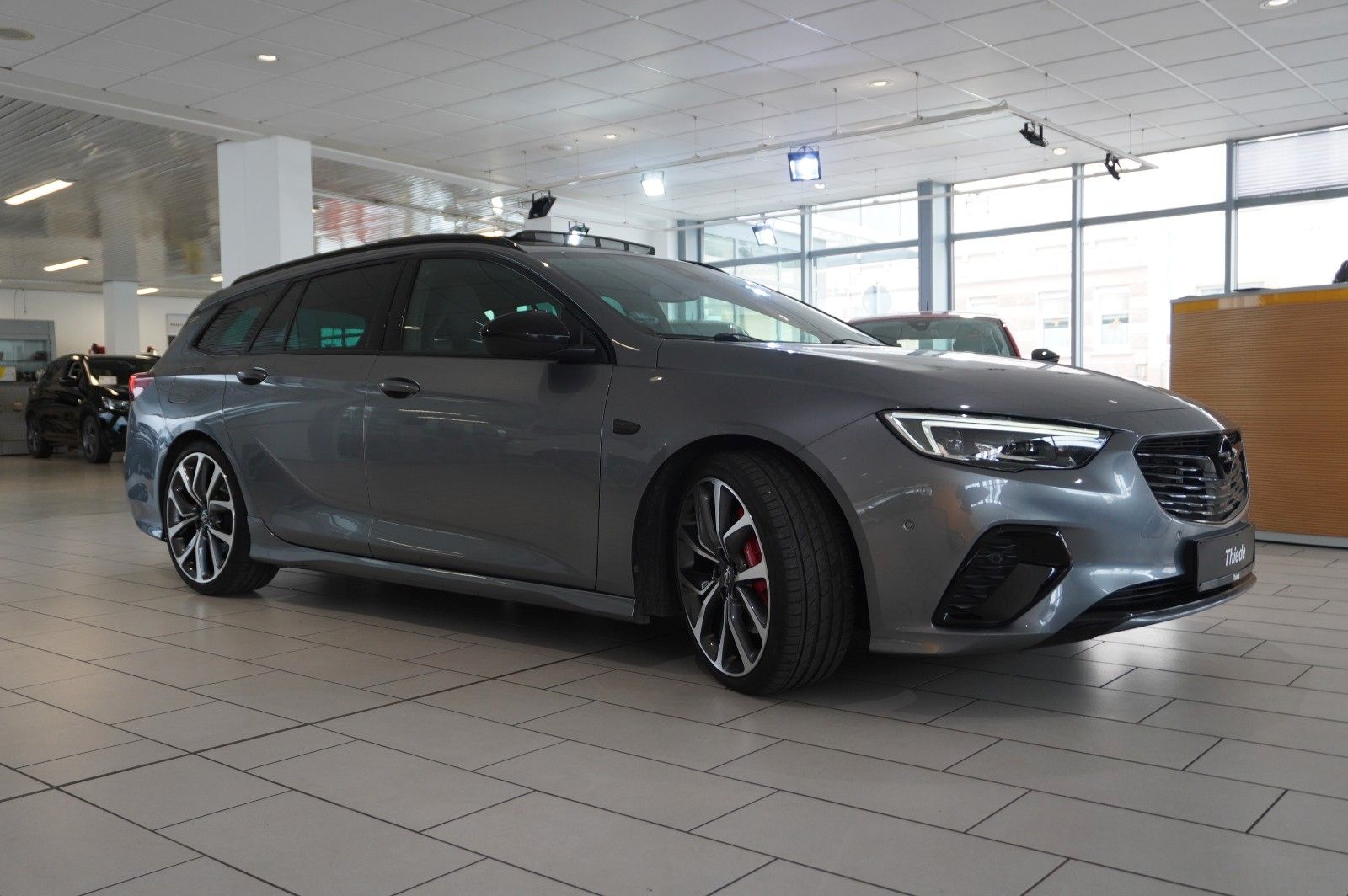 Fahrzeugabbildung Opel Insignia B ST 2.0 GSI PERFORM. NAVI/LED/360°/AHK