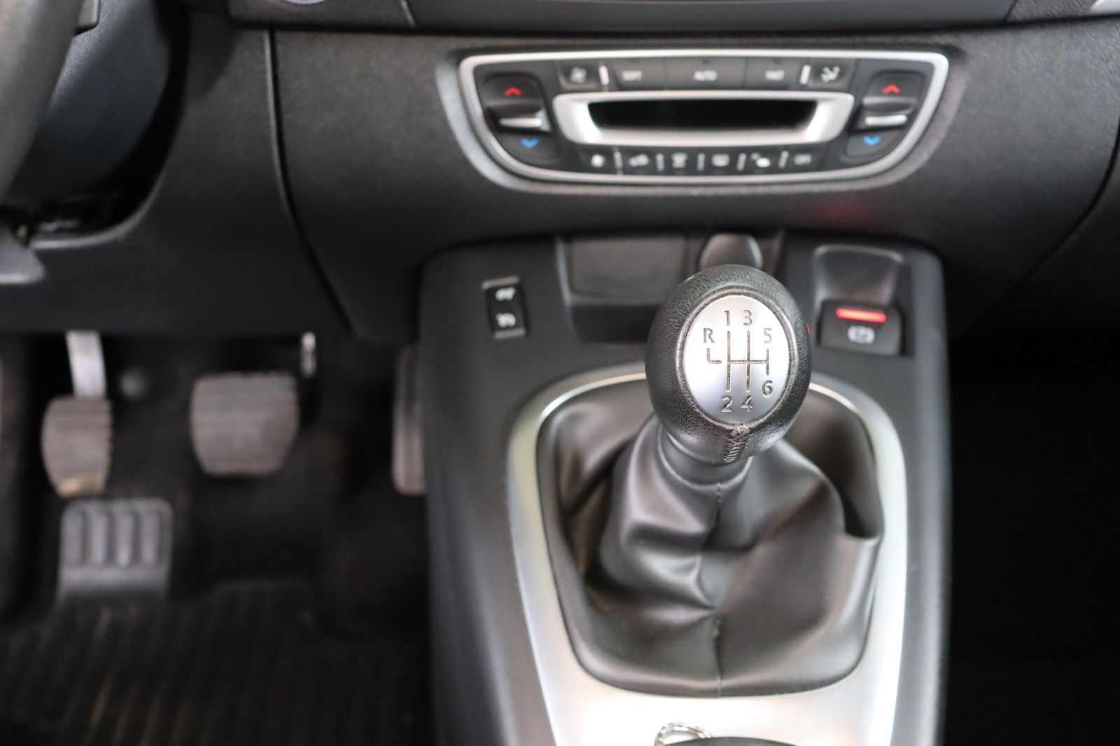 Fahrzeugabbildung Renault Grand Scénic * Navi * Sitzhzg. * Keyless
