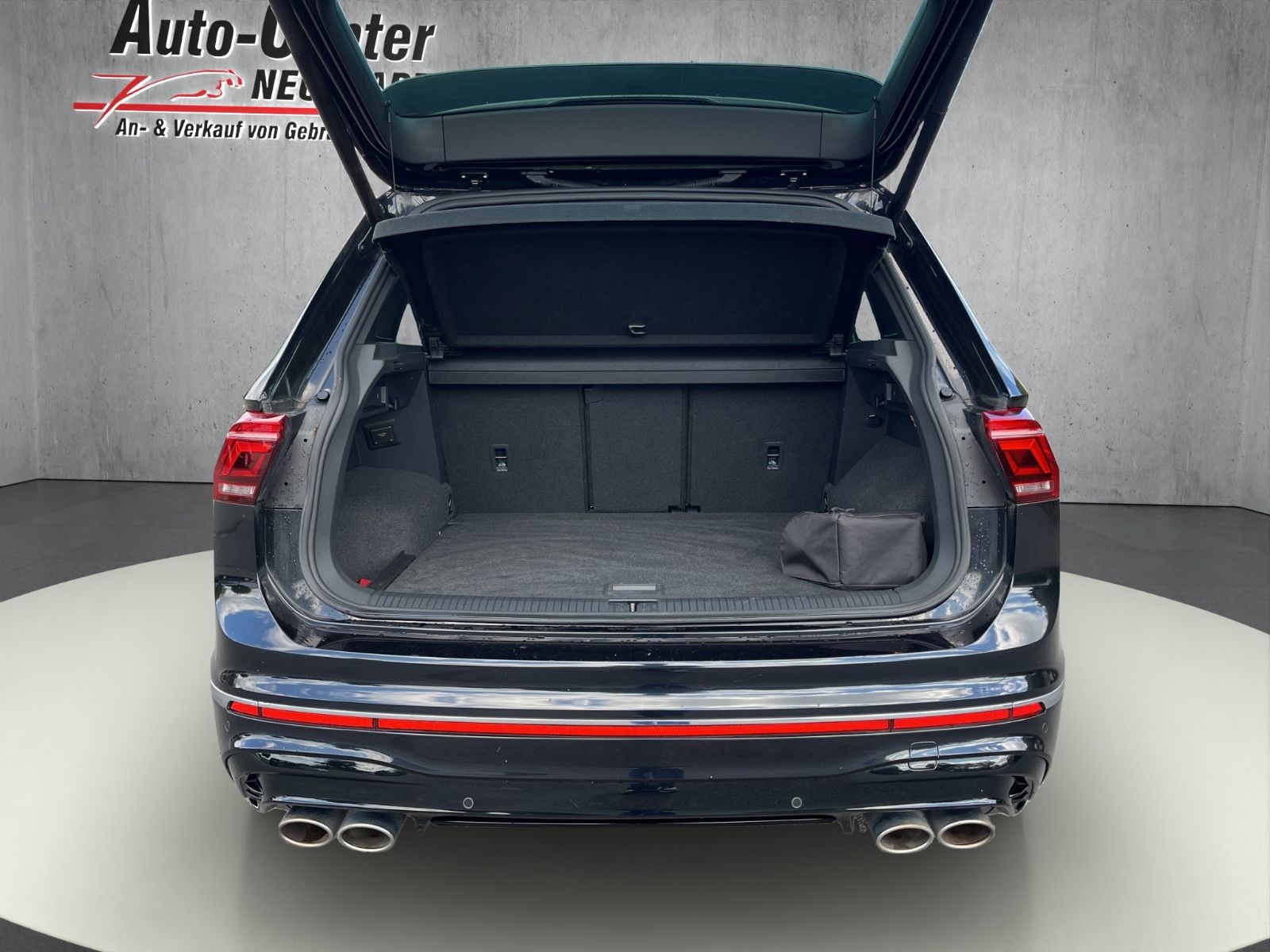 Volkswagen Tiguan R 4Motion MATRIX-LED HUD ACC APP 1-HAND foto 5