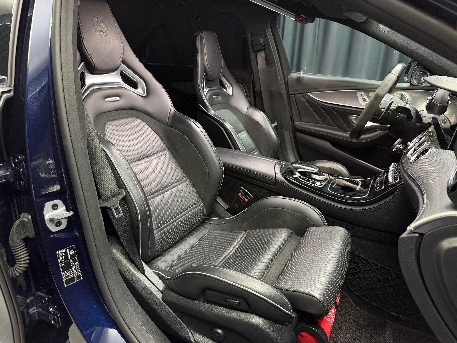 Fahrzeugabbildung Mercedes-Benz E 63 S AMG 4Matic+ |3D-BURMESTER|VOLL