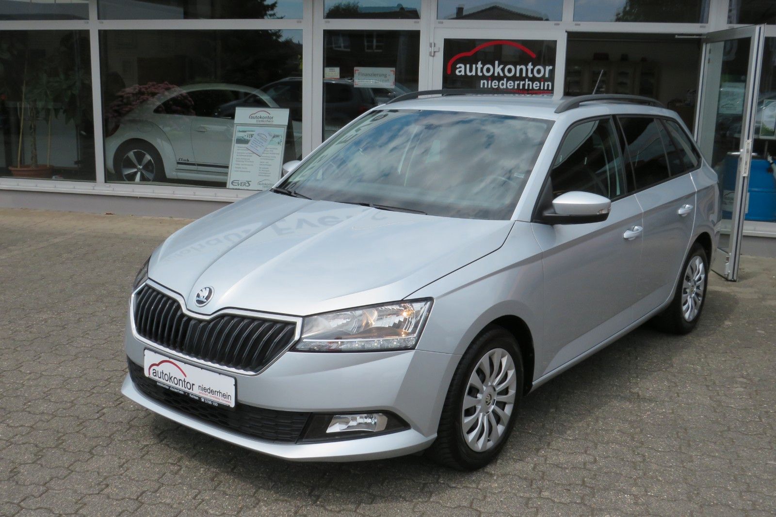 Fahrzeugabbildung SKODA Fabia Combi Ambition KLIMA SITZH. GRA PDC APP-C.