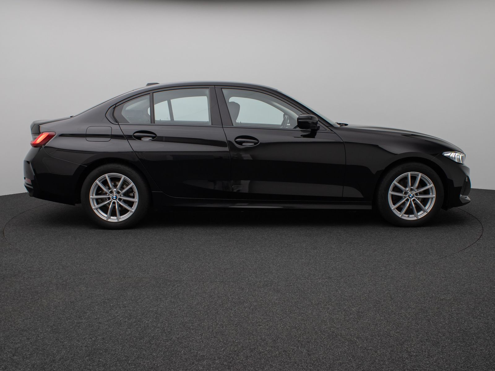 Fahrzeugabbildung BMW 320d Lim. DAB HUD CockPitPro Leder PDC Sport