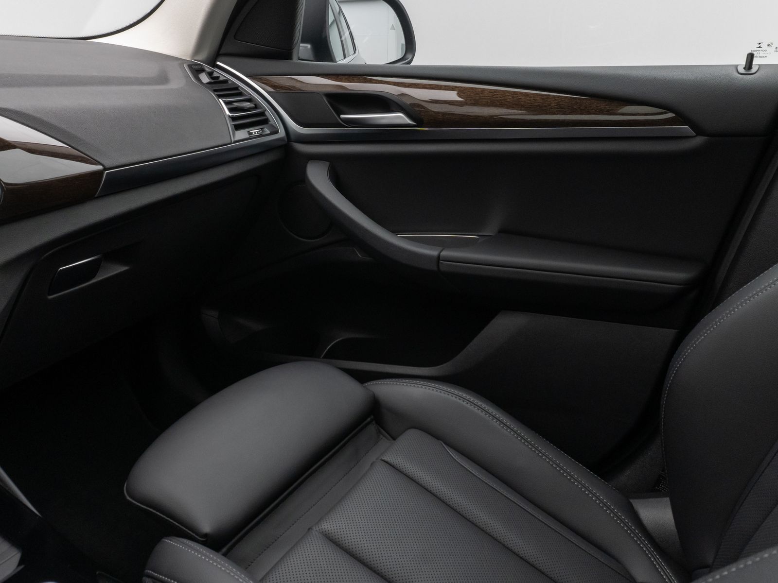 Fahrzeugabbildung BMW X3 xD30e Panorama Kamera Laser HUD DAB HiFi 18"
