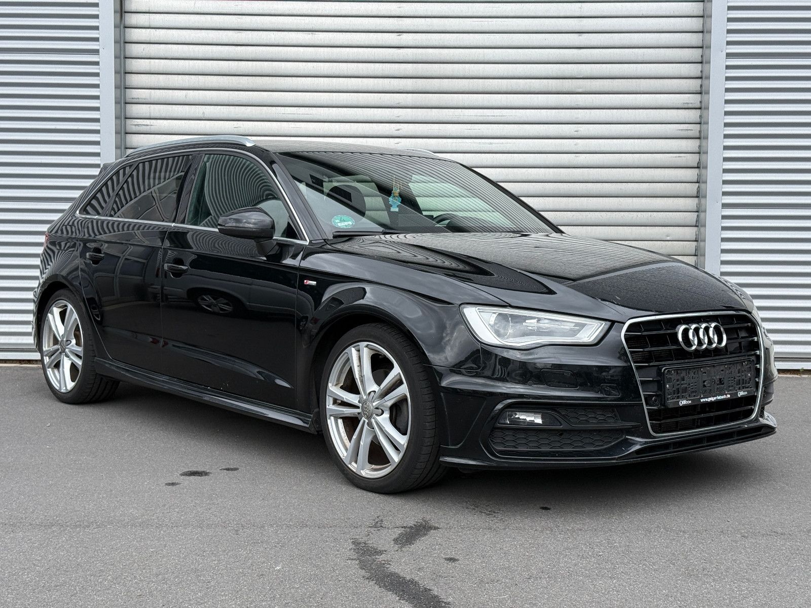 Fahrzeugabbildung Audi A3 Sportback S-Line Navi SHZ PDC Xenon Tempomat