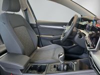 Volkswagen Golf VIII 1.5TSI Life AHK Rkam Keyless HuD Navi