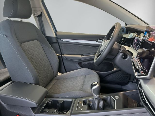 Volkswagen Golf VIII 1.5TSI Life AHK Rkam Keyless HuD Navi