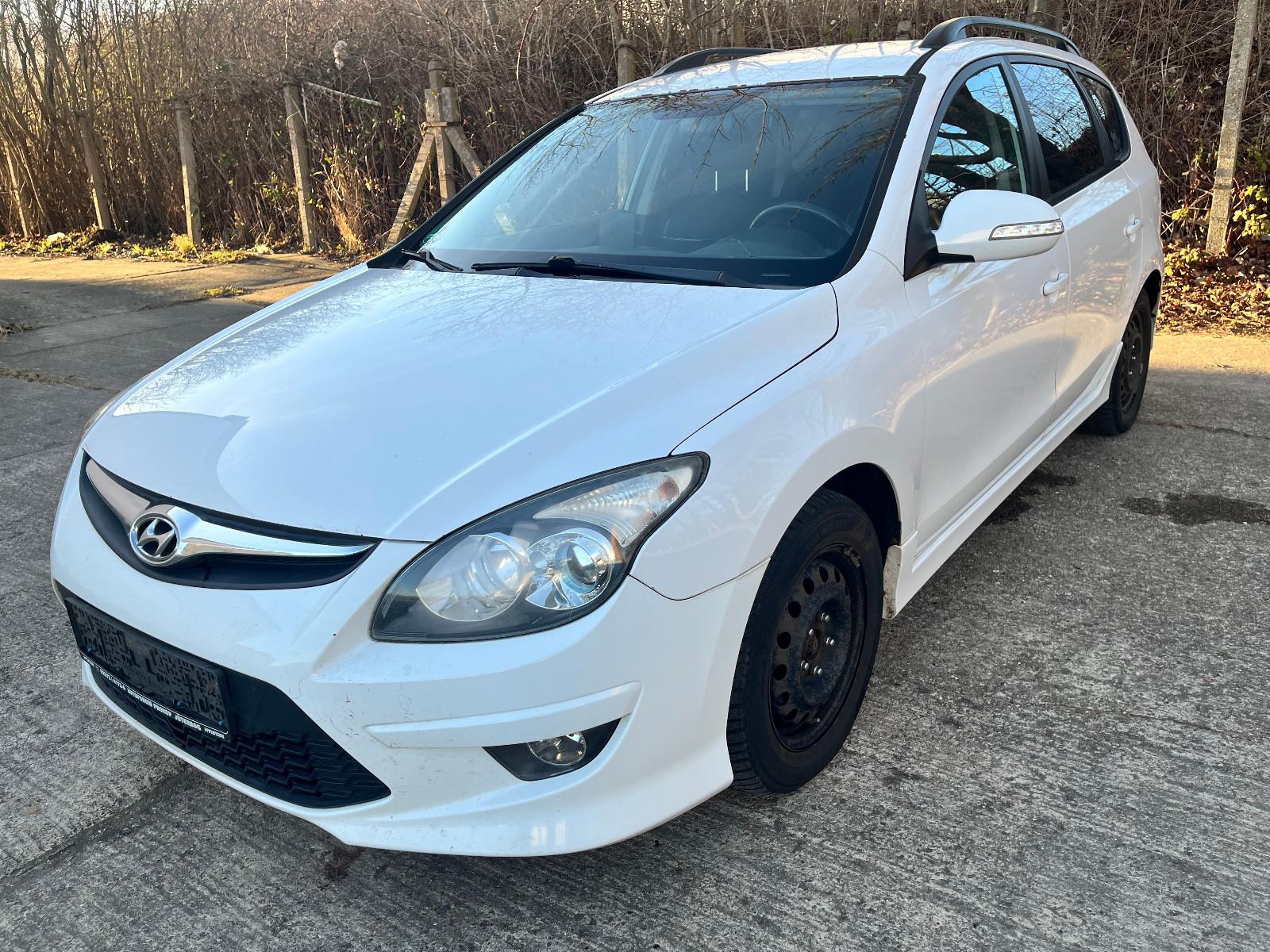 Hyundai i30 CW 1.6 CRDi 66 kW,Navi,Leder,PDC...