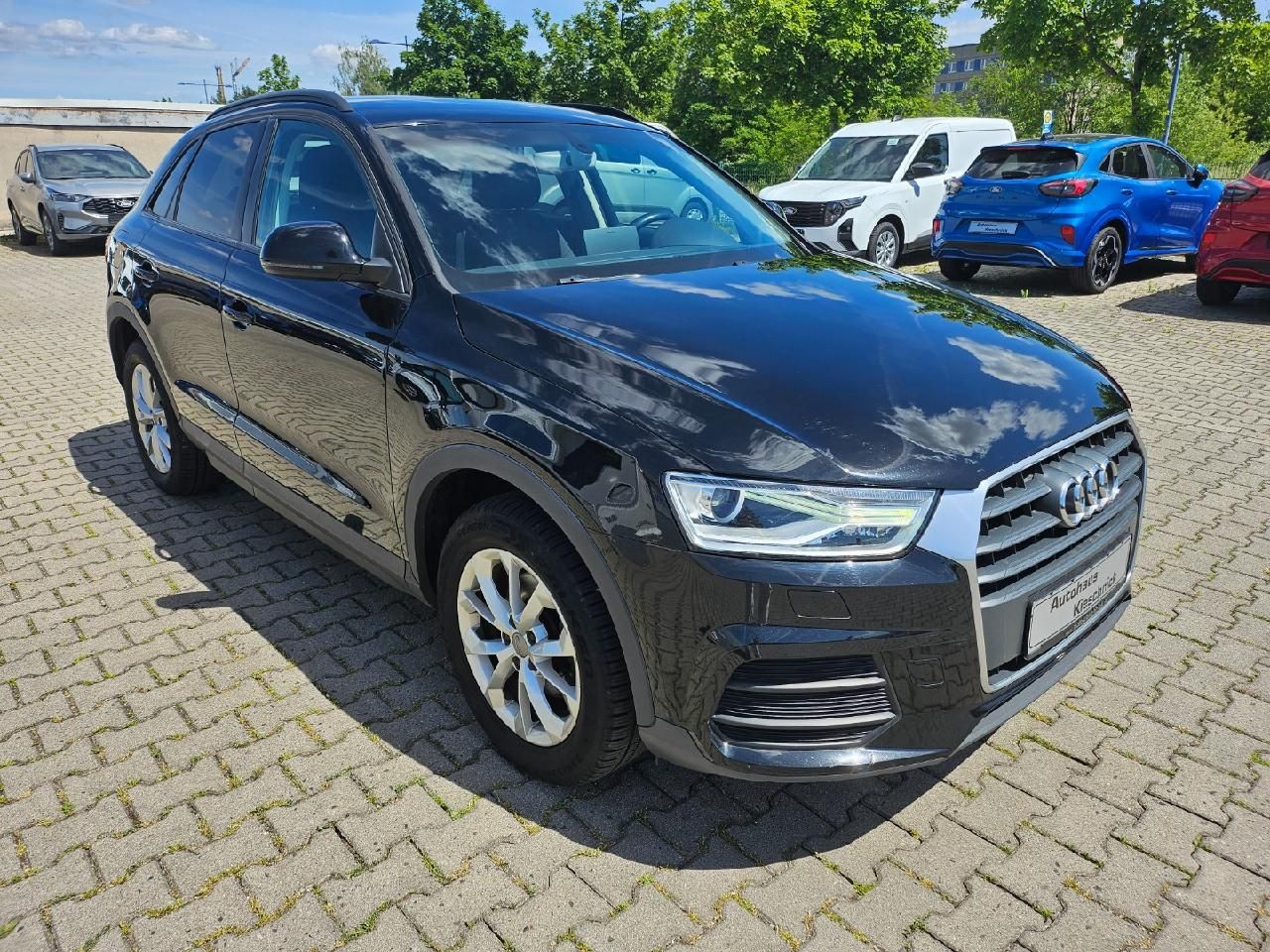 Fahrzeugabbildung Audi Q3 Automatik Allwetter