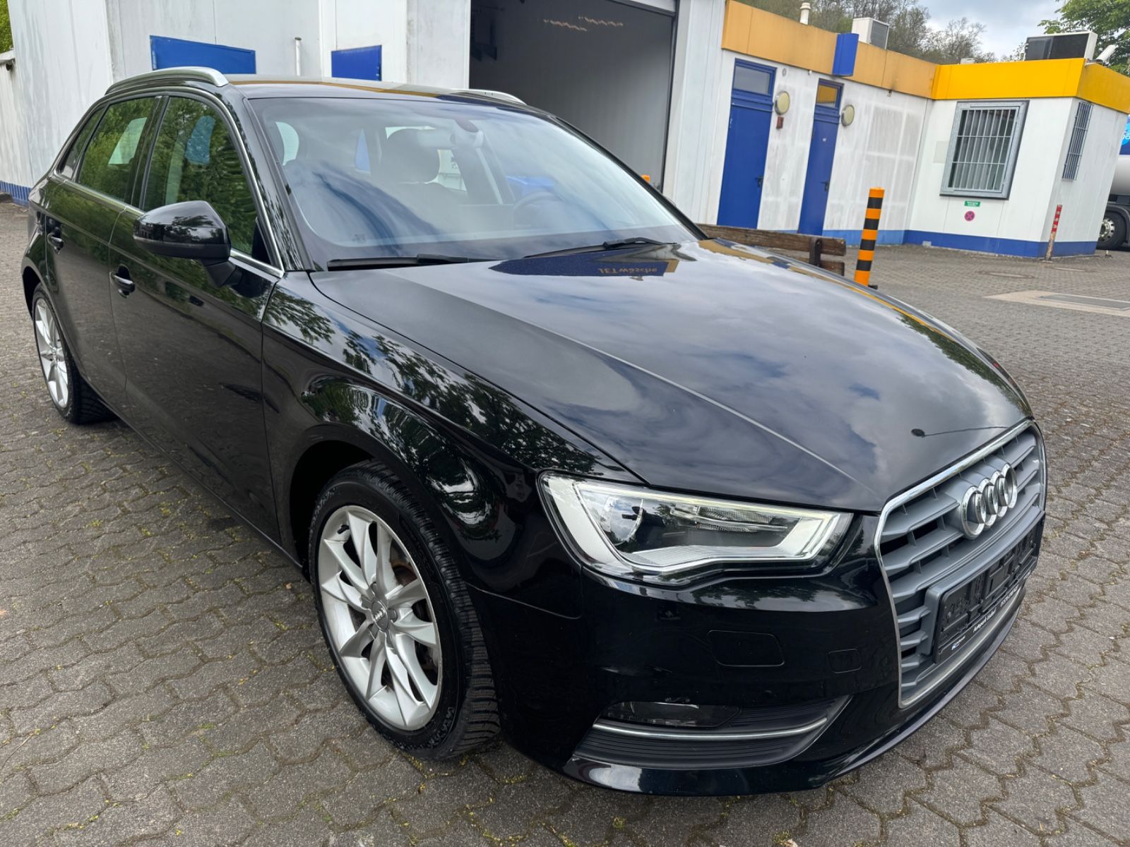 Fahrzeugabbildung Audi A3 Sportback ambition Bi-Xenon+Navi