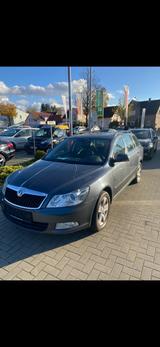 Skoda Octavia 1.6 TDI Elegance Combi Elegance - Skoda Octavia aus 2009 mit Diesel-Antrieb