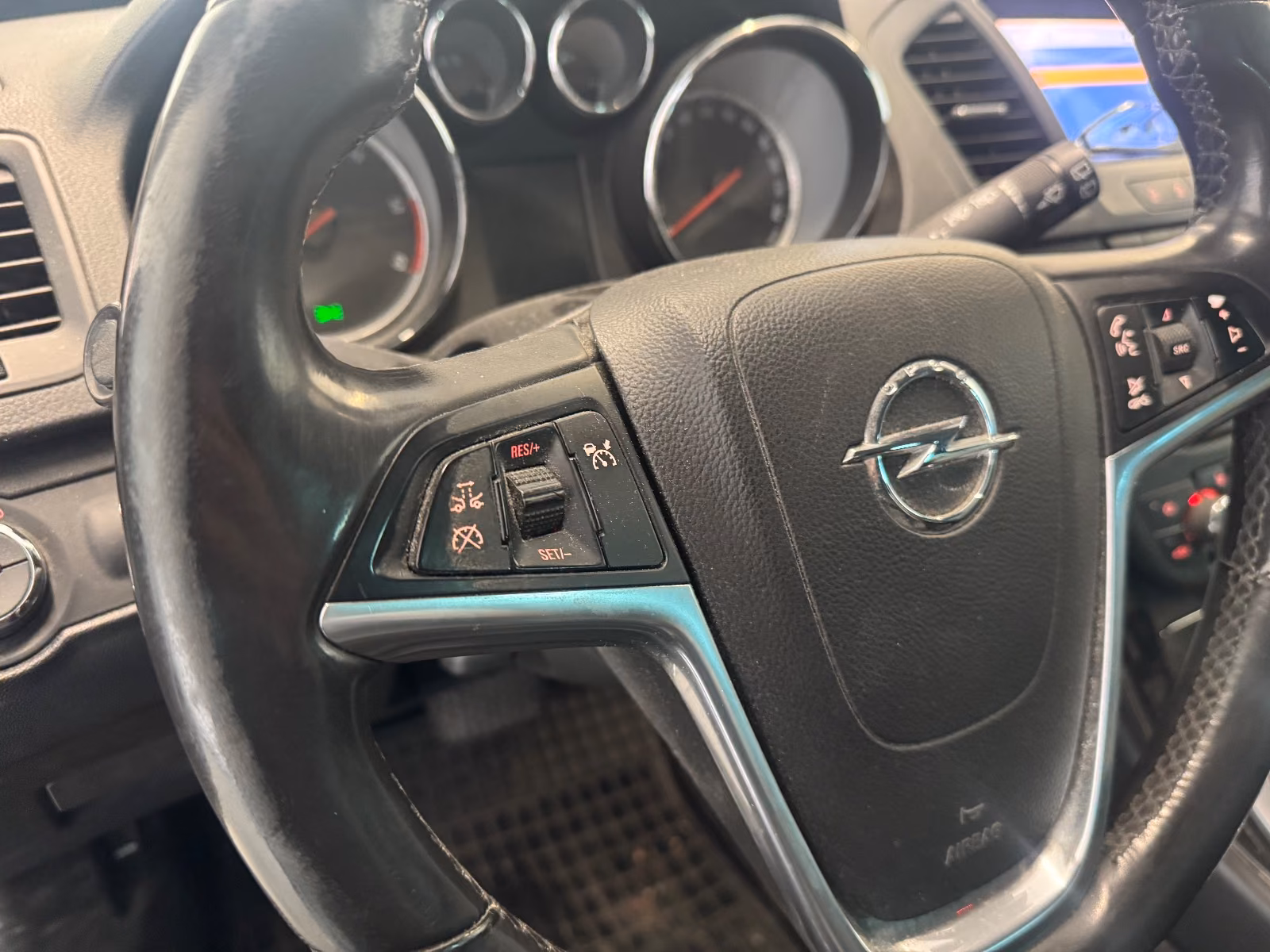 Opel Insignia 2012 — photo 8