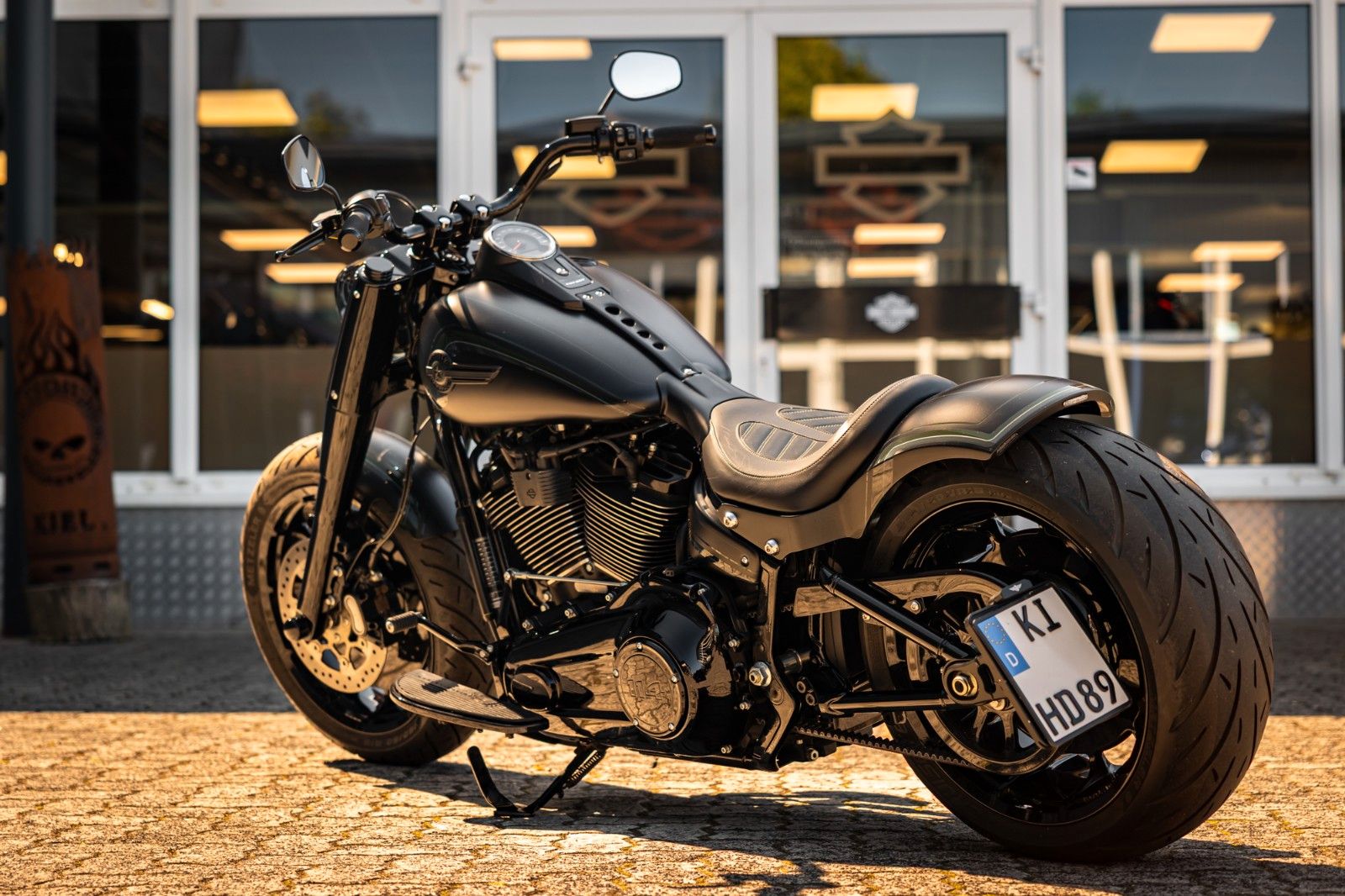 Fahrzeugabbildung Harley-Davidson DARK BOY 114 ci - FAT BOY FLFBS - JEKILL & HYDE