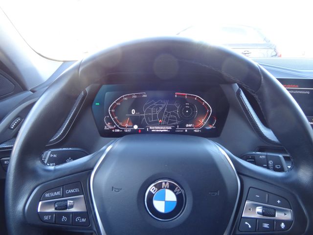 Fahrzeugabbildung BMW 118 d Sport Line/HUD/Navi/Kamera/LED/Virtual/