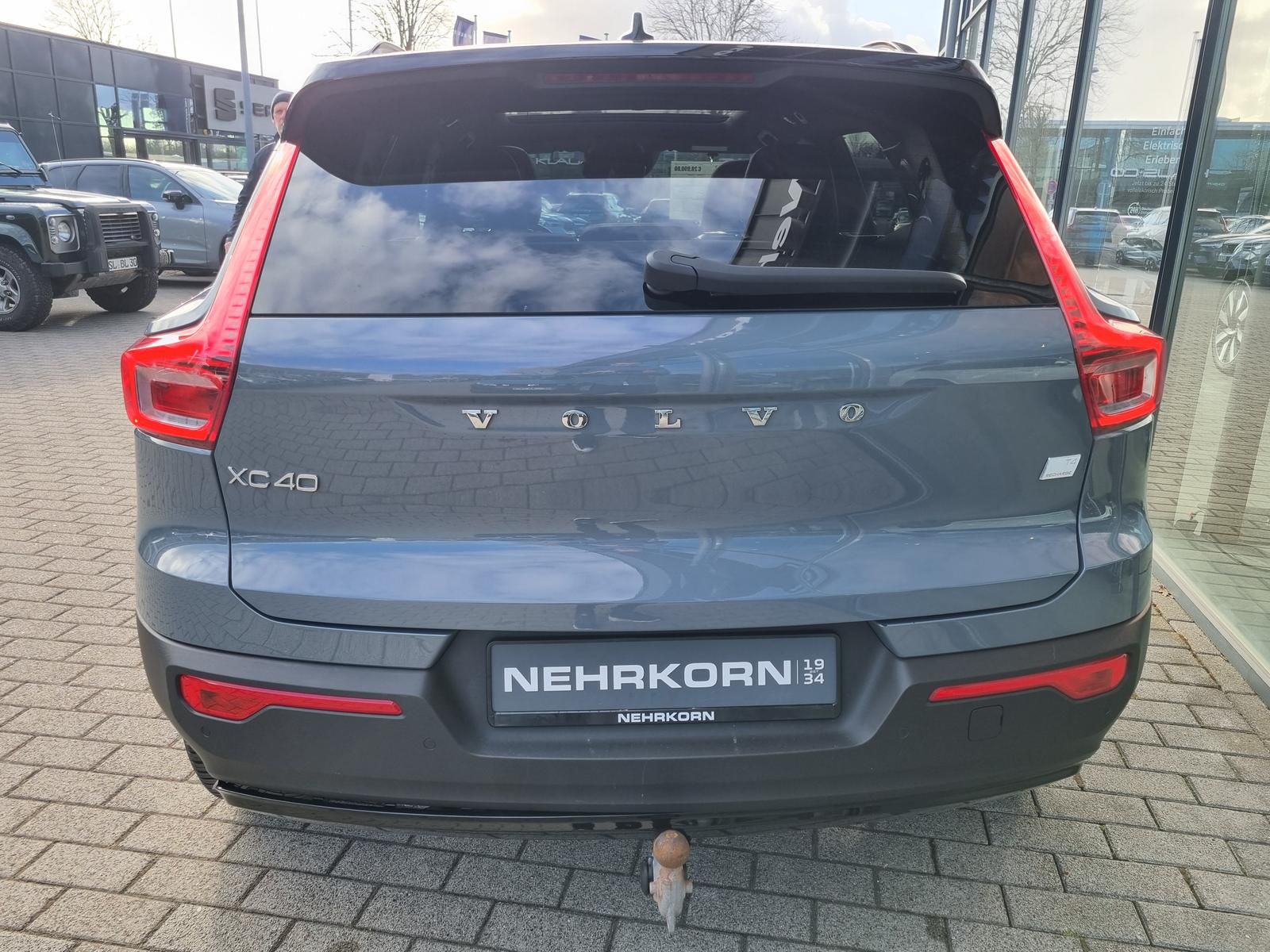 Fahrzeugabbildung Volvo XC40 T4 Recharge R-Design 'AHK, Panoramadach'