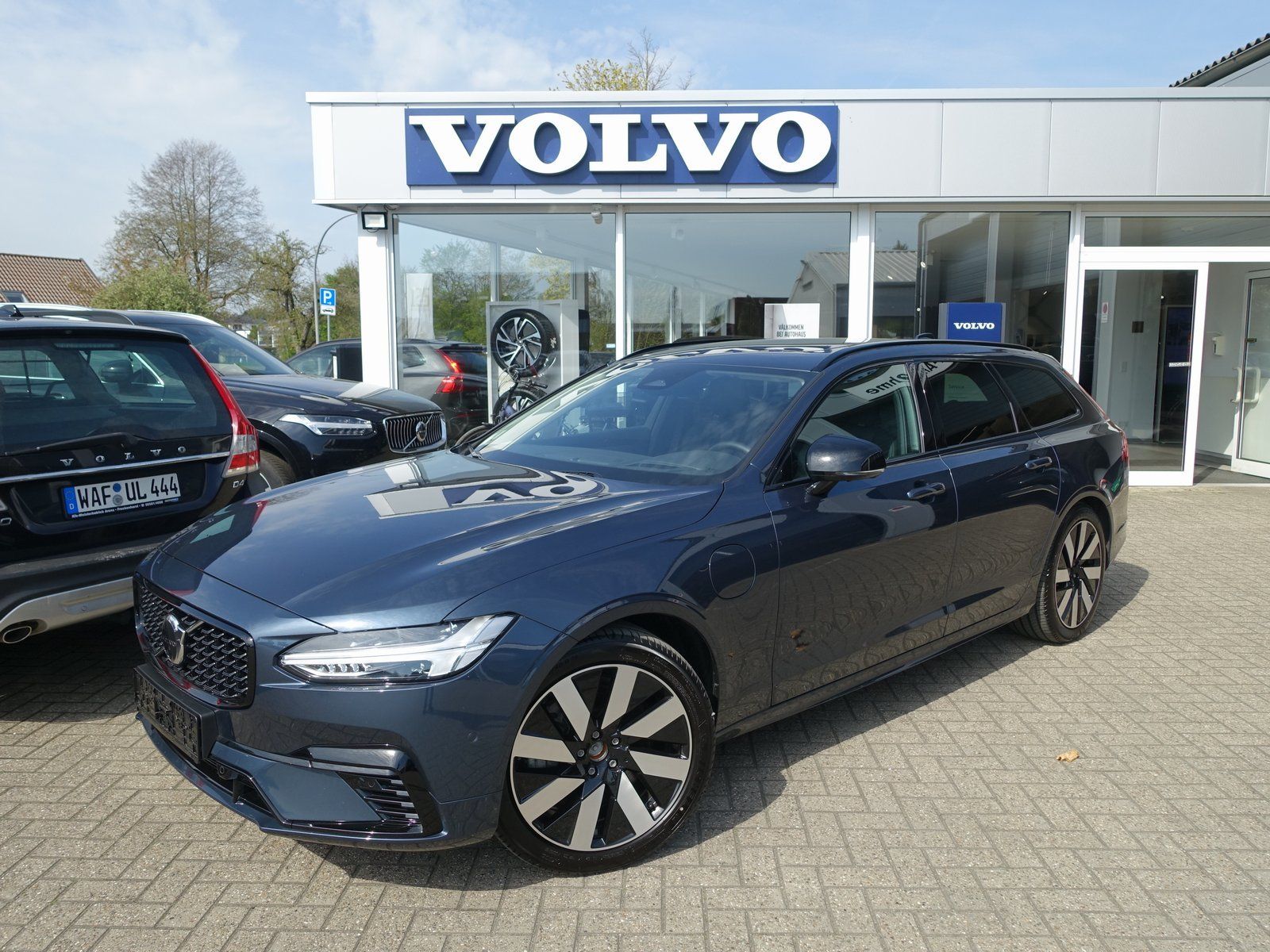 Volvo V90 Plus Dark T6 AWD Plug-in/HeadUp/360°Cam foto 1