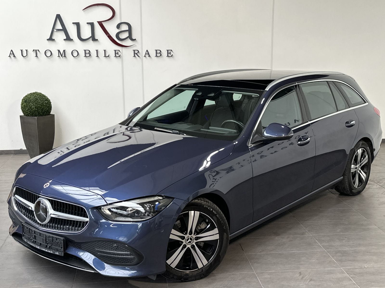 Fahrzeugabbildung Mercedes-Benz C 220d T 4Matic Avantgarde NAV+LED+ACC+PANORAMA