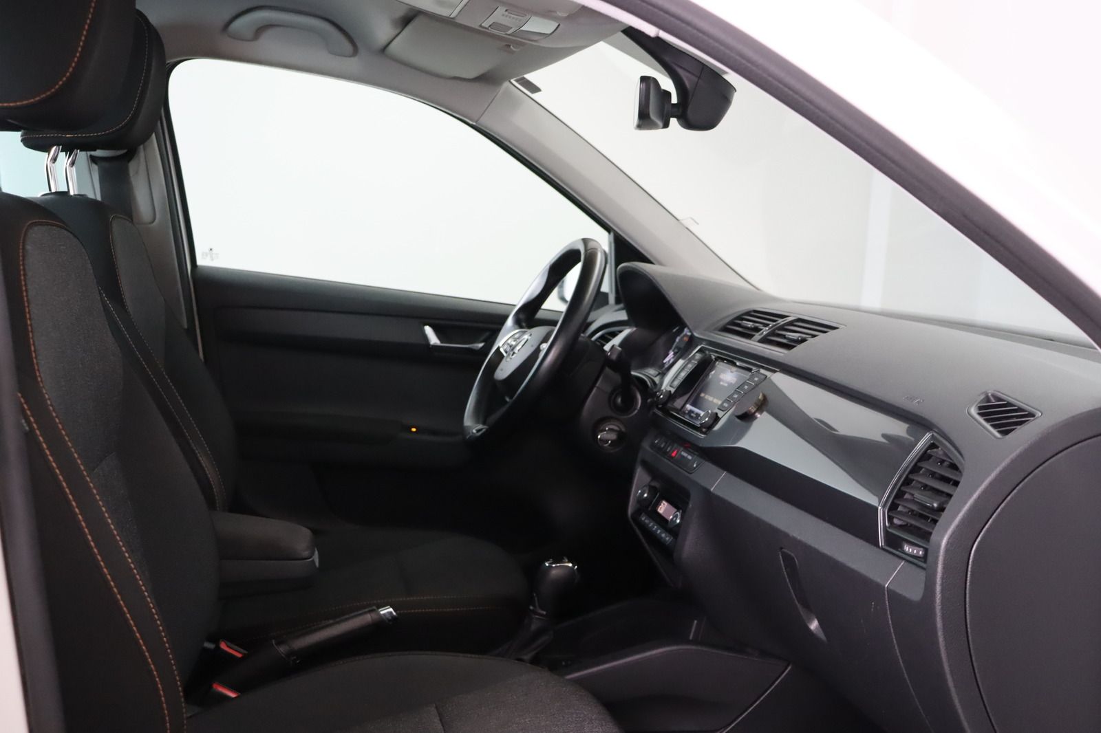 Fahrzeugabbildung SKODA Fabia 1.0 Combi Automatik * LED * Navigation Cle