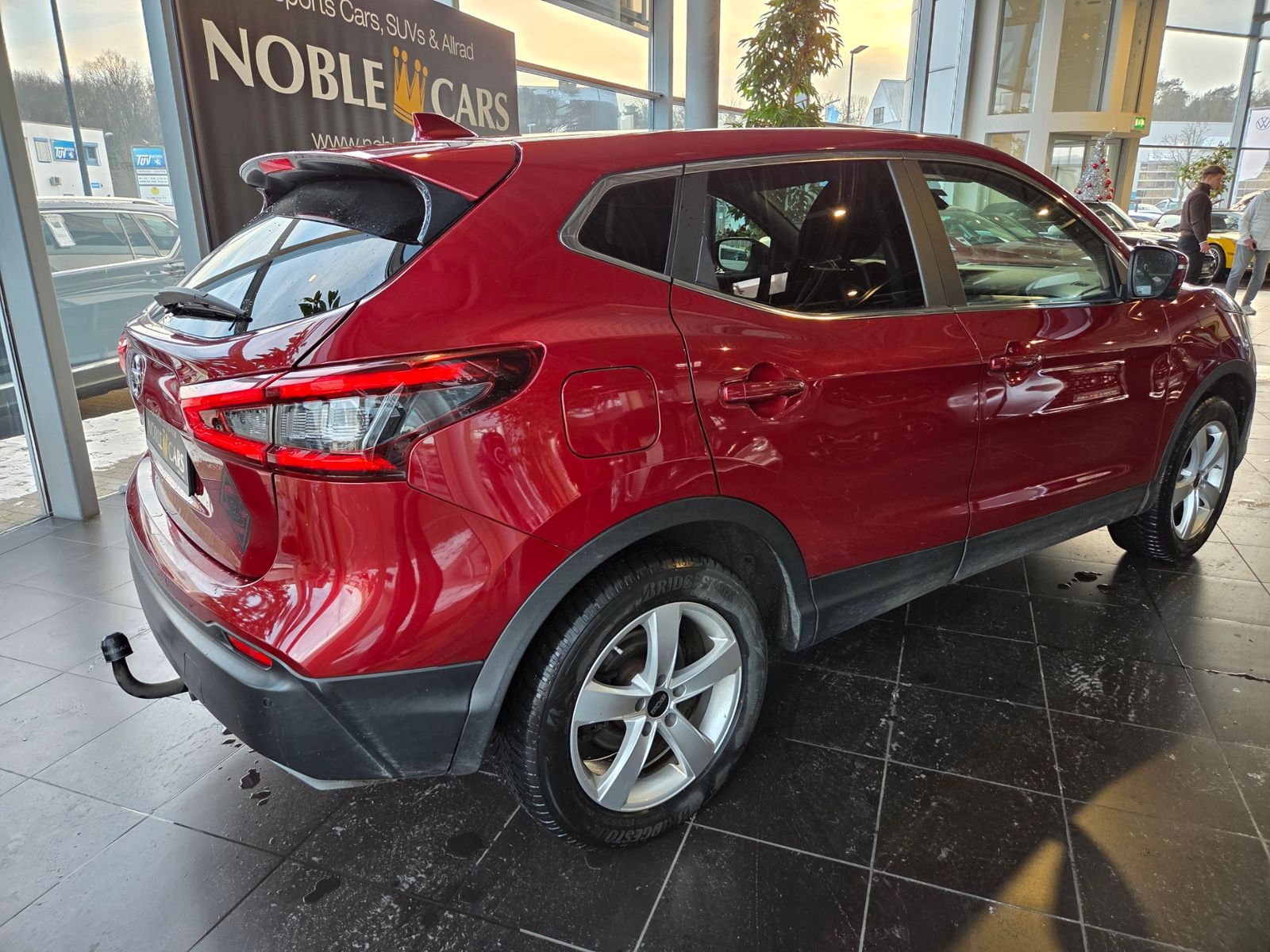 Fahrzeugabbildung Nissan Qashqai N-Connecta AHK LED NAV 360° SHZ ALU