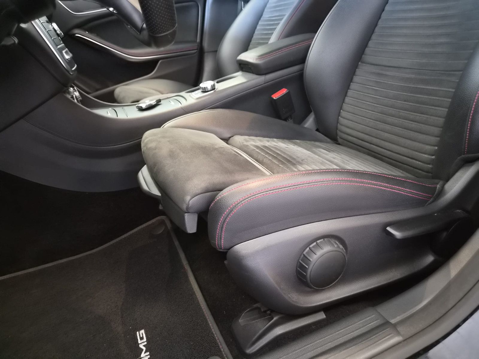 Fahrzeugabbildung Mercedes-Benz CLA 200 / Automatik / LED / AMG / GEPFLEGT