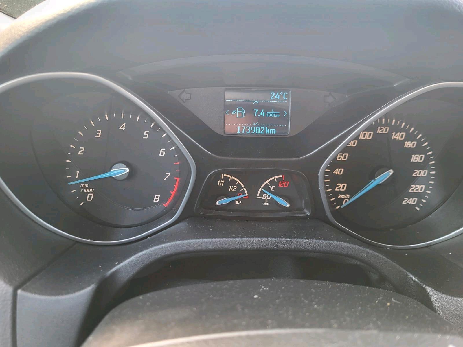 Ford Focus 2013 — photo 9