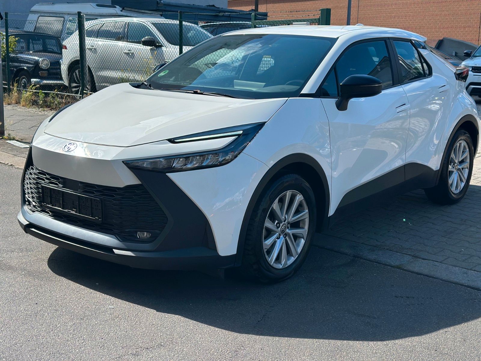 Toyota C-HR Hybrid FWD Business Edition imagem 3